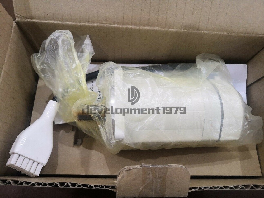 1PC NEW Panasonic servo motor MBMK042BLE