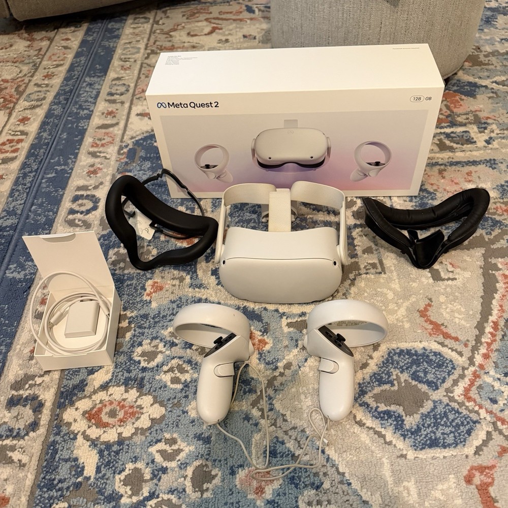 Meta Quest 2 VR Headset 128GB w/ Controllers/Regular Strap/Face Cover- Great