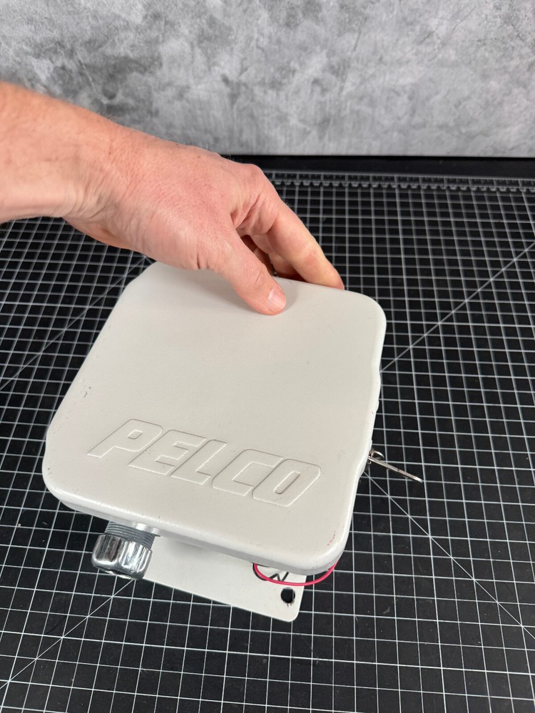 Pelco WCS1-4 Master Camera Power Supply Open Box used