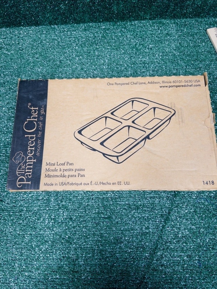 Pampered Chef Stoneware Mini Loaf Pan (1418) New Open Box