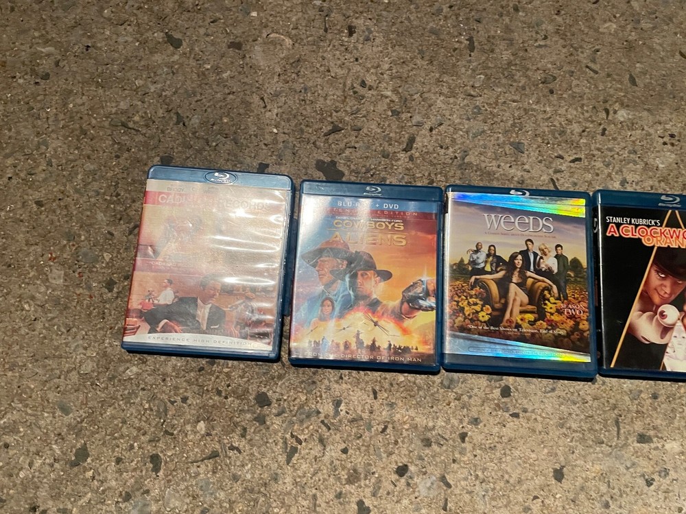 Lot of 4 empty blu ray cases - No Discs