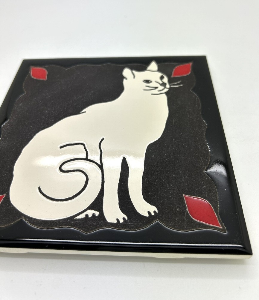 Besheer White/Blk. Ceramic Standing Cat Art Tile