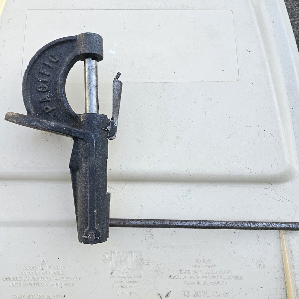 Vintage Pacific Reloading Press – Cast Iron