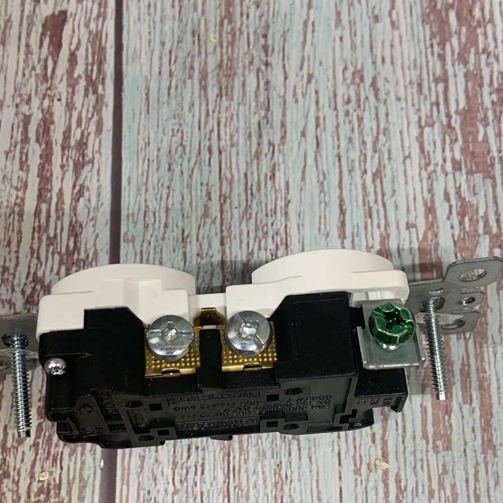 Tamper Resistant Duplex Outlet White 15 Amp 2005A-1PK