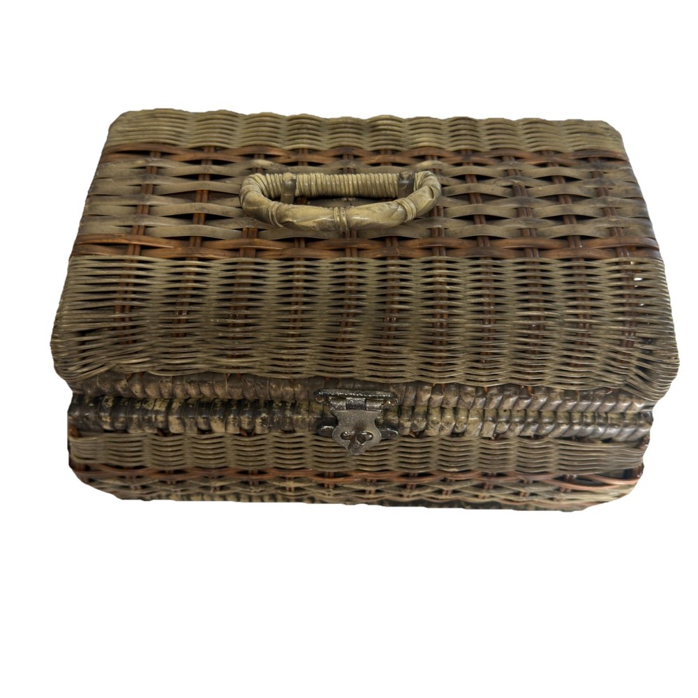 VTG Wicker Sewing Basket Needs Hinge Repair