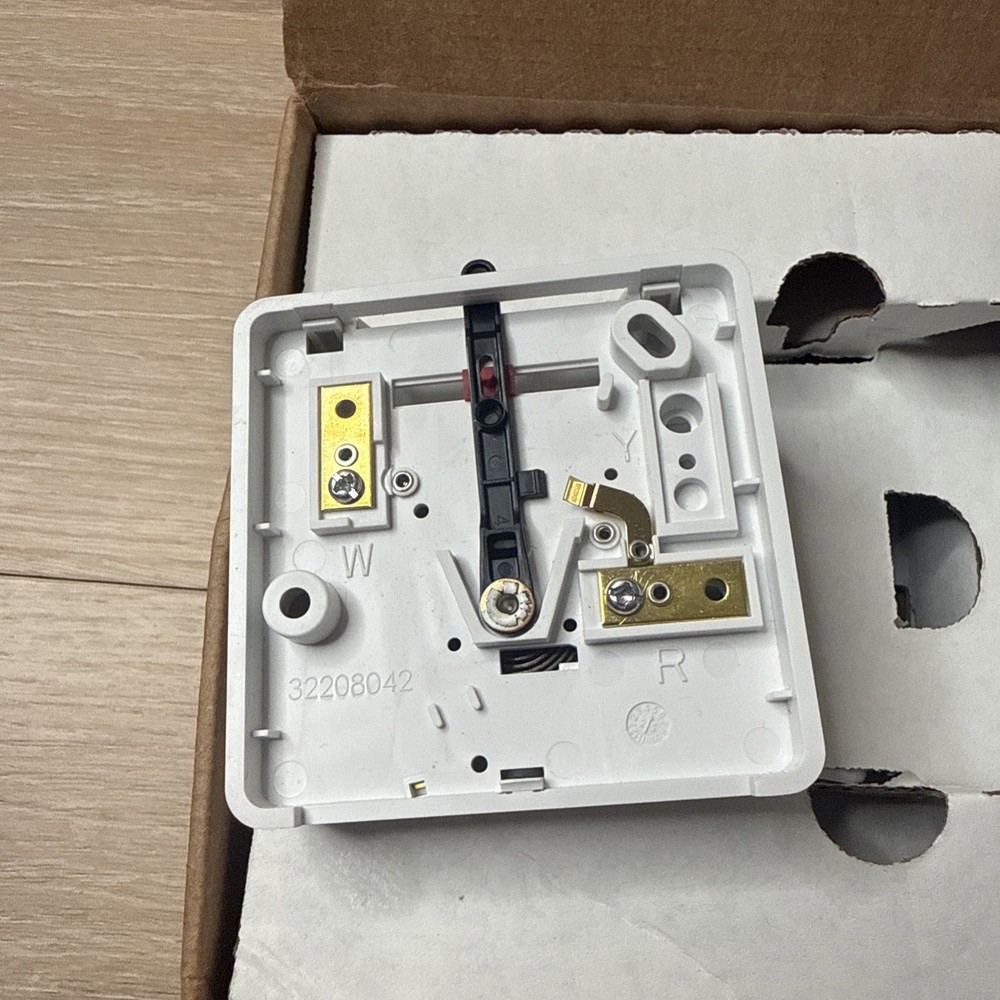 Economy Non-Programmable Thermostat with Microvolt 1H Single Stage Heating