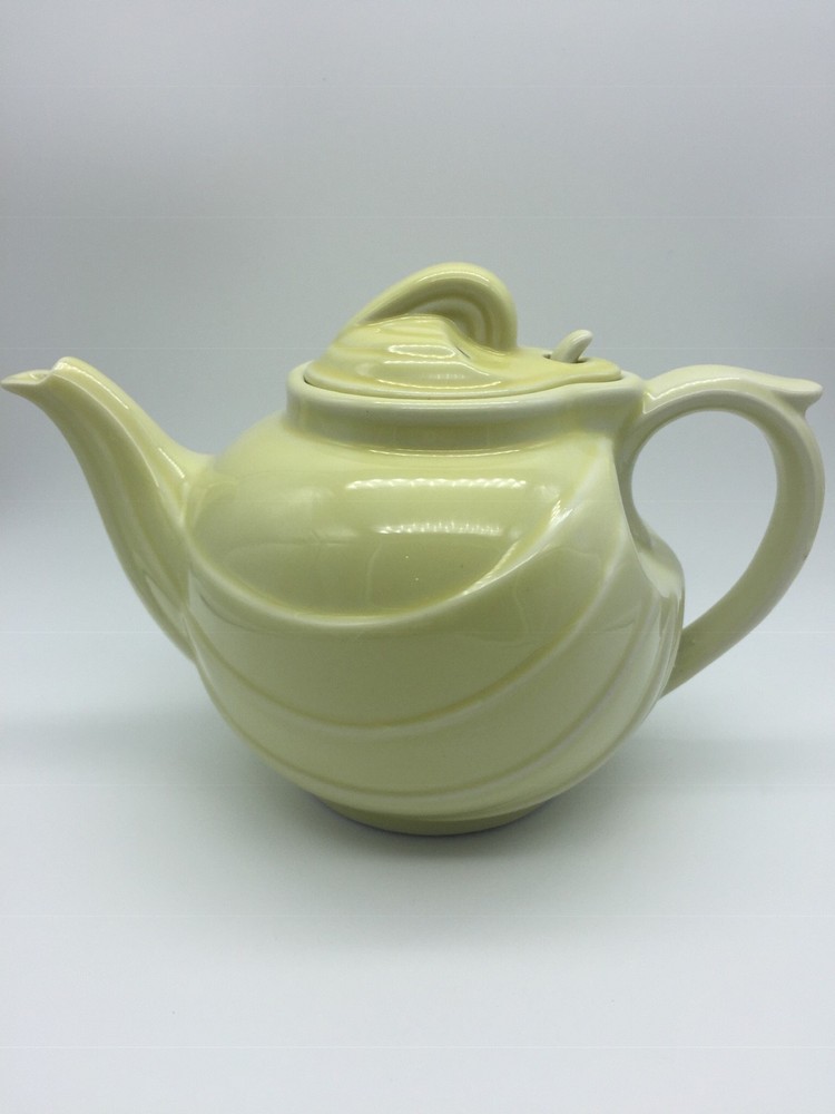 HALL PARADE CANARY YELLOW TEAPOT