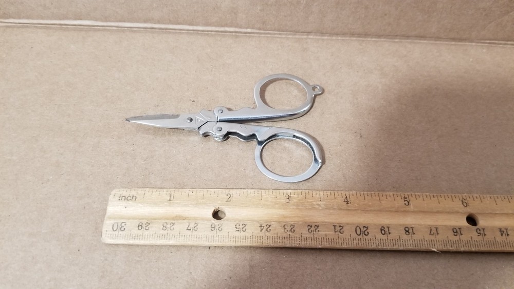 Vintage Collapsible Small Folding Scissors , VGC
