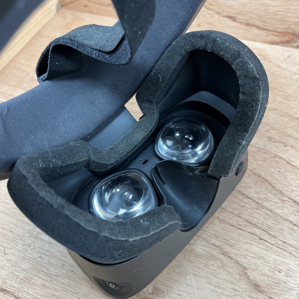 Oculus Rift S PC Powered VR Gaming Headset ONLY