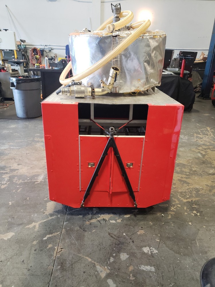 Track side pit cart with fuel rig