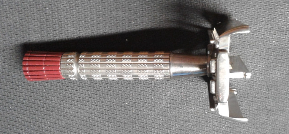 Gillette Red Tip Razor, B 4 Date Code, nice