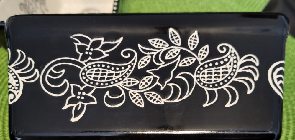 2 Baum Stoneware Oven To Table Black And White Paisley Mini Bread Pan