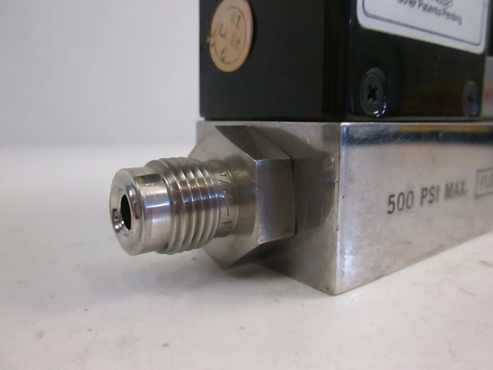 Unit UFC-1000 Mass Flow Controller MFC, O2, 500 SCCM