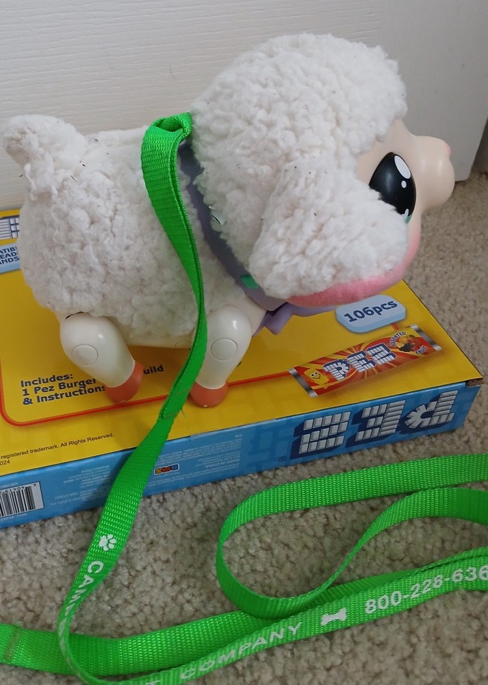 Litrle Live Pets Snowy Lamb Interactive 25 Sounds Walking Dancing And Singing