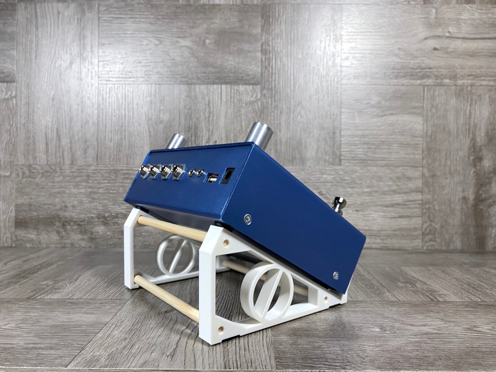 30º Angle Stand for Poly Effects Beebo / Digit - Guitar Effects - WHITE - USA