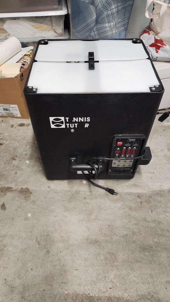 Tennis Tutor Plus Player Tennis Ball Machine