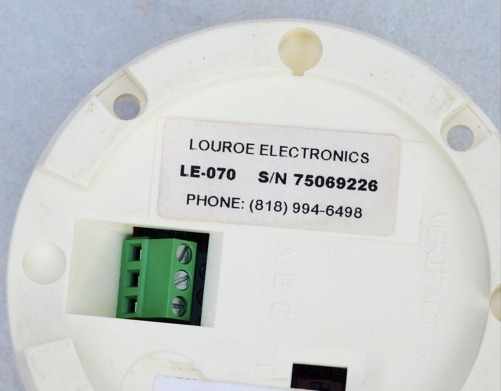 LOUROE ELECTRONICS LE-070 VERIFACT A AUDIO MICROPHONE & CONTROL EQUIPMENT