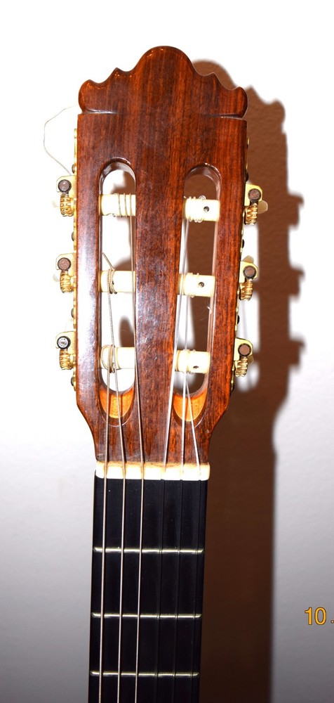 Ramirez 2CWE Classical Guitar