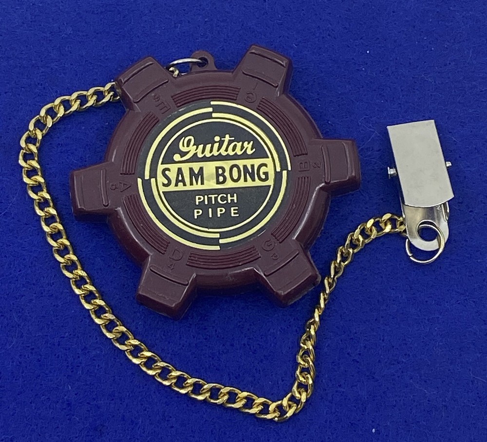 SAM BONG PITCH PIPE WITH CHAIN-Pre-owned, Good condition!