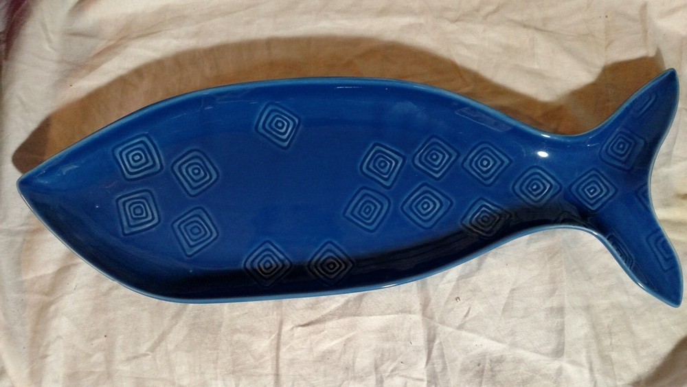 Unique Stoneware Serving Platter Dark Blue Fish Dish Threshold 18" long x7" Wide