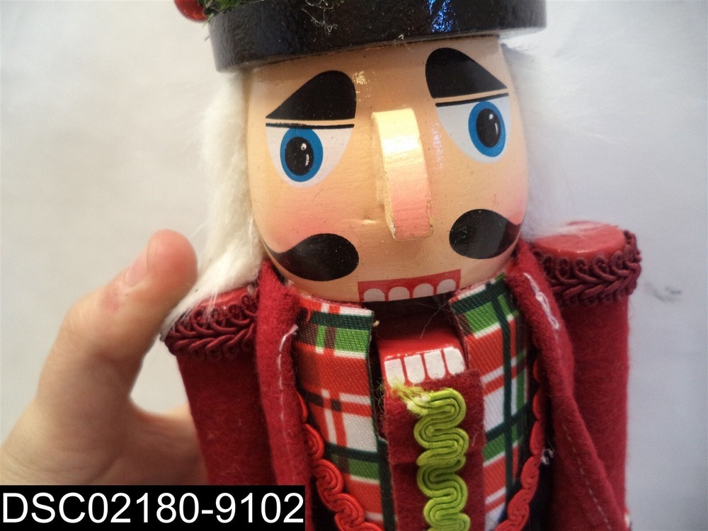 MISSING TREE 3639220: Plaid 15" Nutcracker