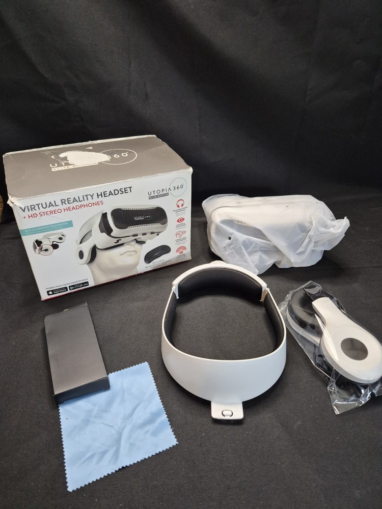Utopia 360 Virtual Reality 3D Headset + Bluetooth Controller New In Box