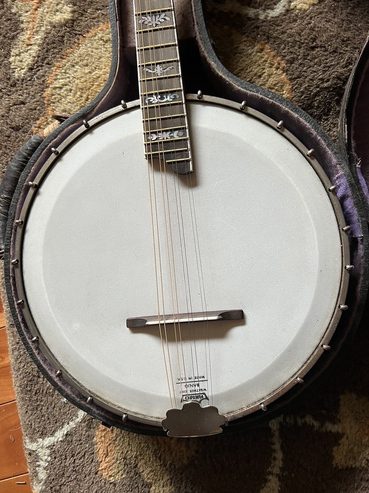 Regina 8-String Banjo 1920s with case