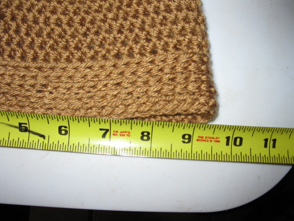 Beanie Hat Hand Crochet med - lrg OS preowned