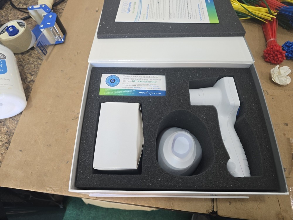 NEUROPTICS NPi-300 Pupillometer System as pictured new in the box