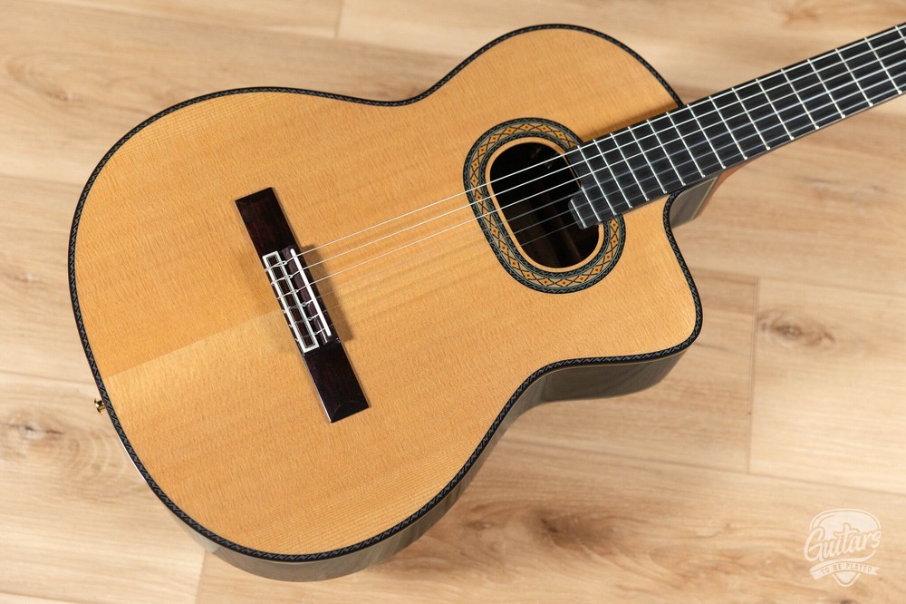 Takamine DH90 / TH90 Hirade Classical Cutaway Nylon String Guitar w/ Case
