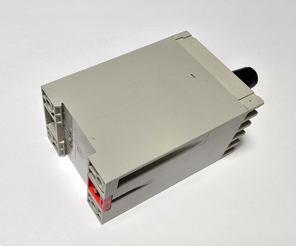 Regent Controls TM101-32 Repeat Cycle Timer Adjustable - DC Power - Relay Module