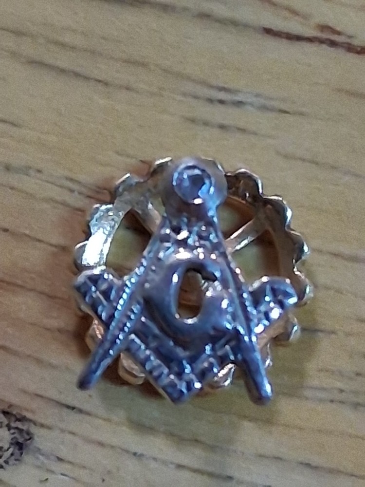 Masonic Grand Master pin 14k solid gold real diamond