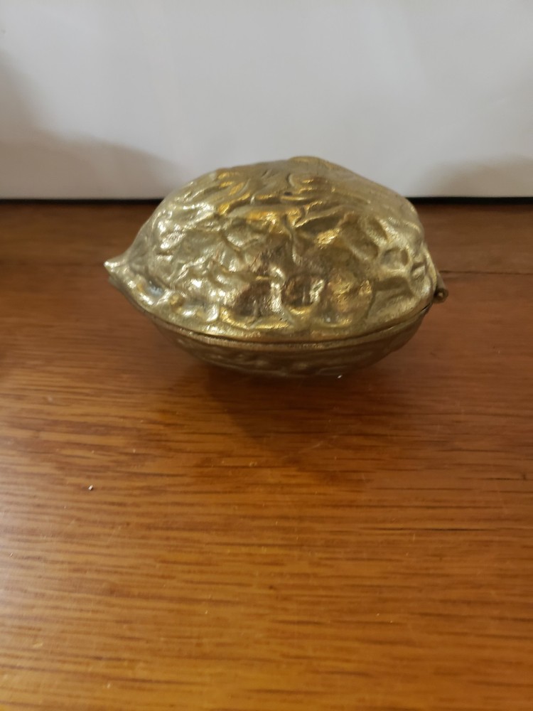 SOLID BRASS NUTCRACKER WALNUTS Vintage LARGE Walnut Shaped Made in Taiwan