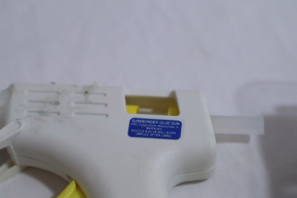 (5) GLUE GUN W/GLUE ~