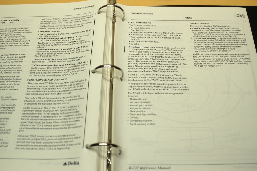 Delta Airlines B737-200 Reference & Training Manual 1999-2002 Door Instructions