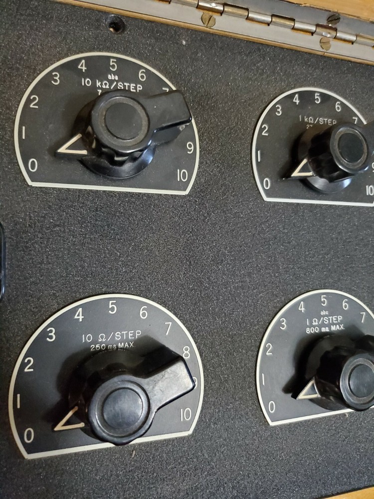 Decade Resistor 6 -Dials 0.1 ohm/step - 10k ohm/step