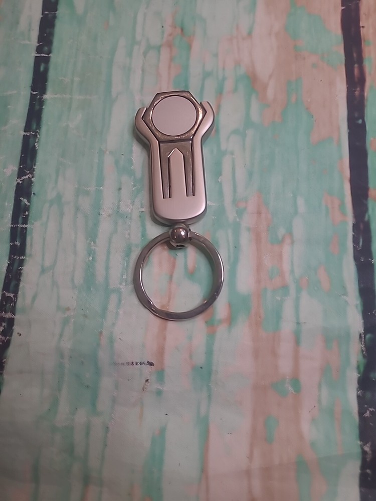 Rolls Royce Golf Ball Marker Divot Tool Keychain