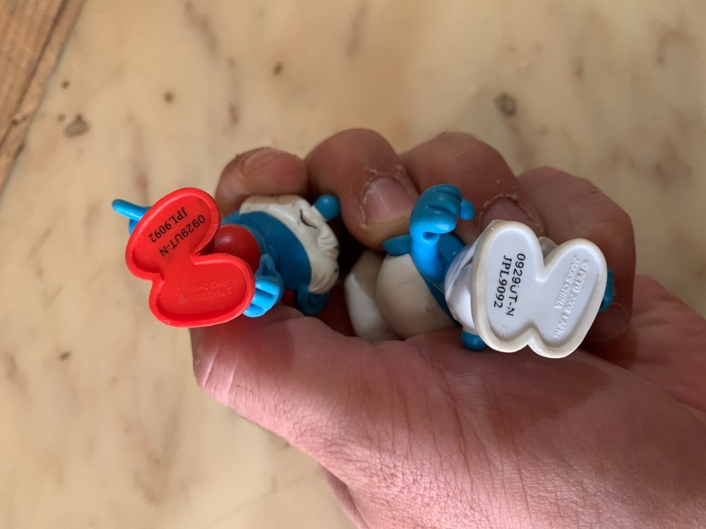 2x smurfs dolls 2008 JAKKS
