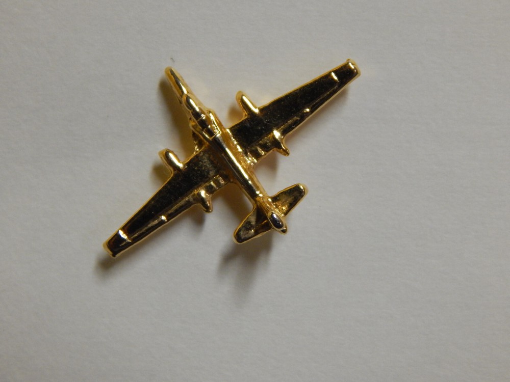 airplane tie tac 1990 s