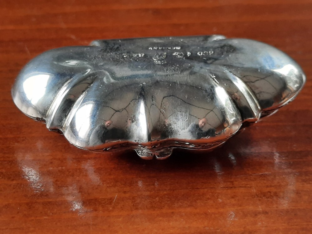 800 Silver Cast German Shell Shaped Trinket or Snuff Box