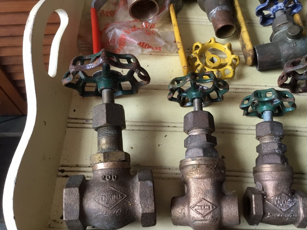 15 BRASS SHUT OFF VALVES ASSORTED SIZES & STYLES PLUMBERS’ DREAM LOT