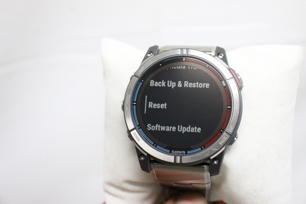 Garmin Quatix 7x Solar Edition GPS Smartwatch titanium