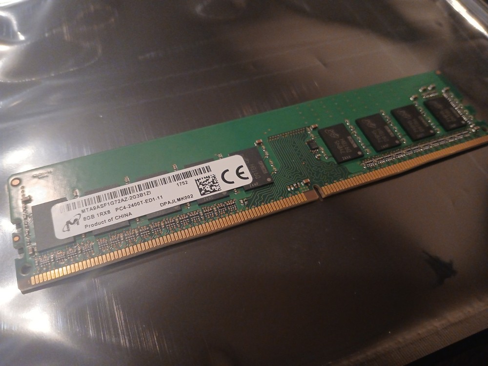 Micron MTA9ASF1G72AZ-2G3B1ZI 8GB DDR4 Server Memory