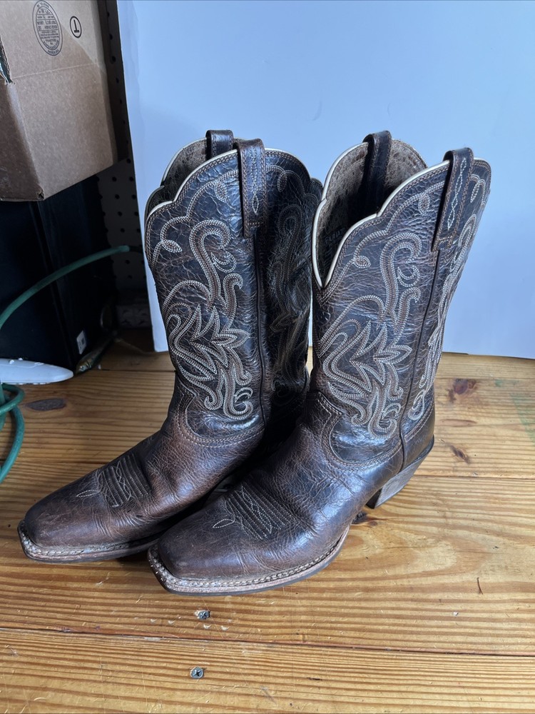 ariat boots Size 8.5 Style 10010933
