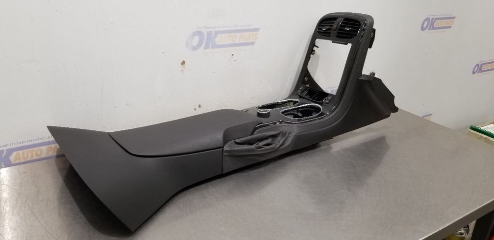 09 CHEVY CORVETTE C6 3LT AT COMPLETE FRONT FLOOR CENTER CONSOLE BLACK