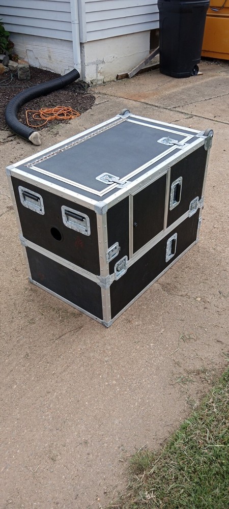 Combo Road Cases With Many Doors And Options.