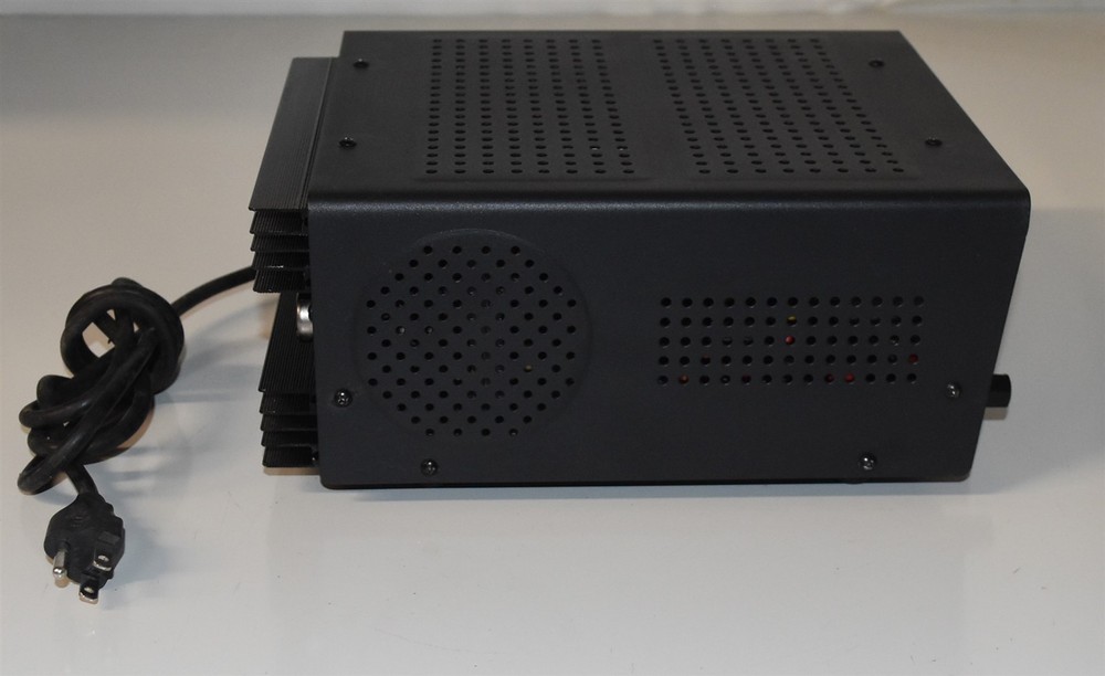 PYRAMID PS-26KX 25 Amp Power Supply!!