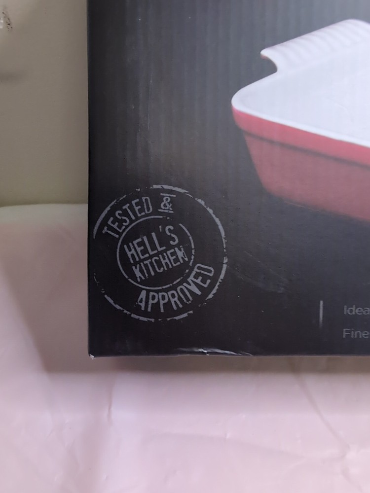 HELL'S KITCHEN Rectangular Baker 1.25 Qt - Red - N.I.B