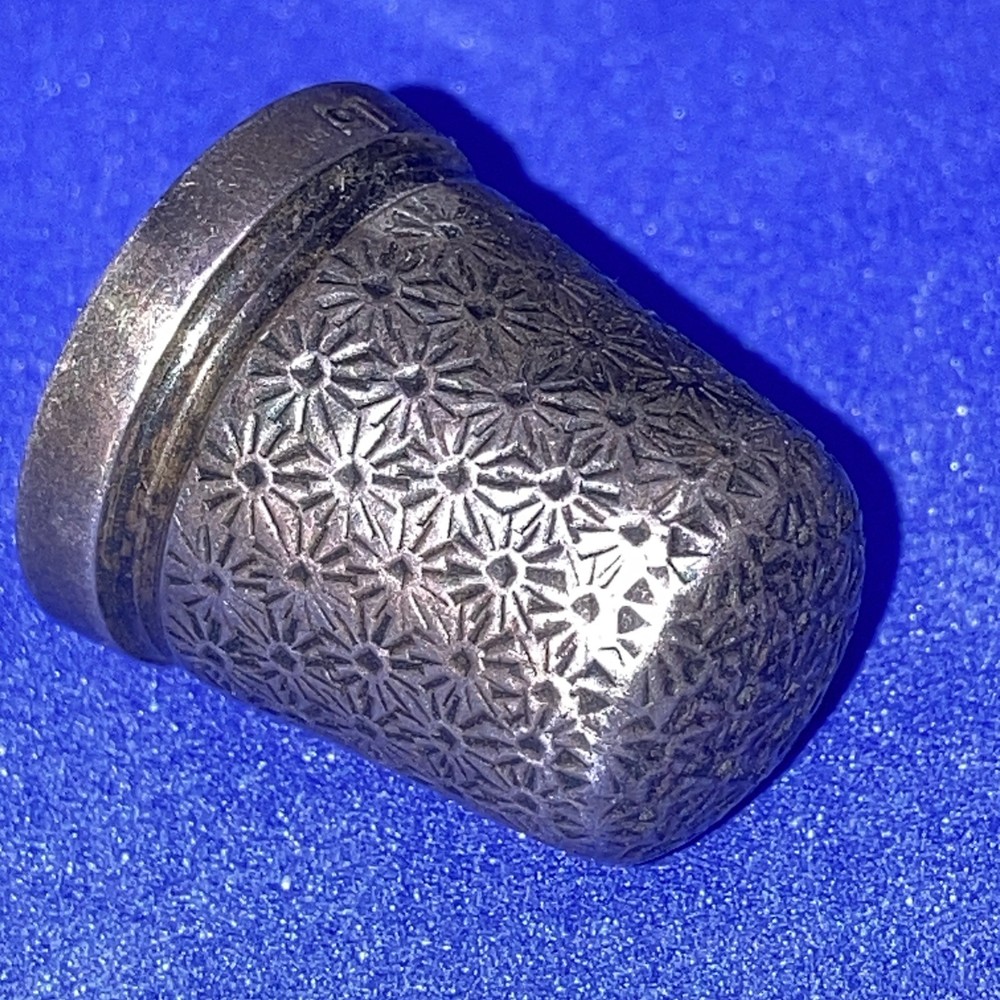 Solid Silver Hallmarked Thimble By Henry Griffiths & Son (3250)