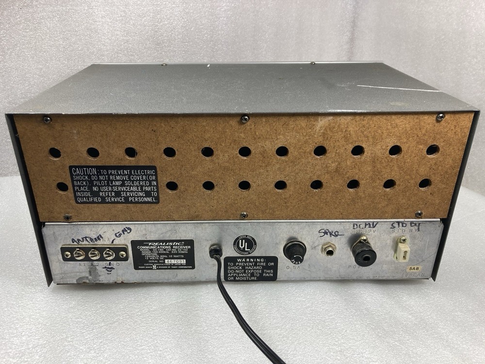 Realistic DX-160 Solid State Communications Receiver Powers On. READ